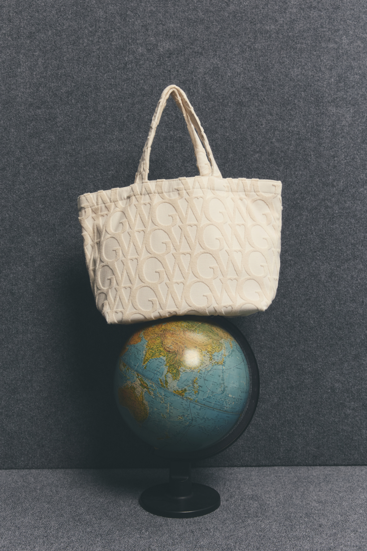 GW Metropolis Girl Tote Bag