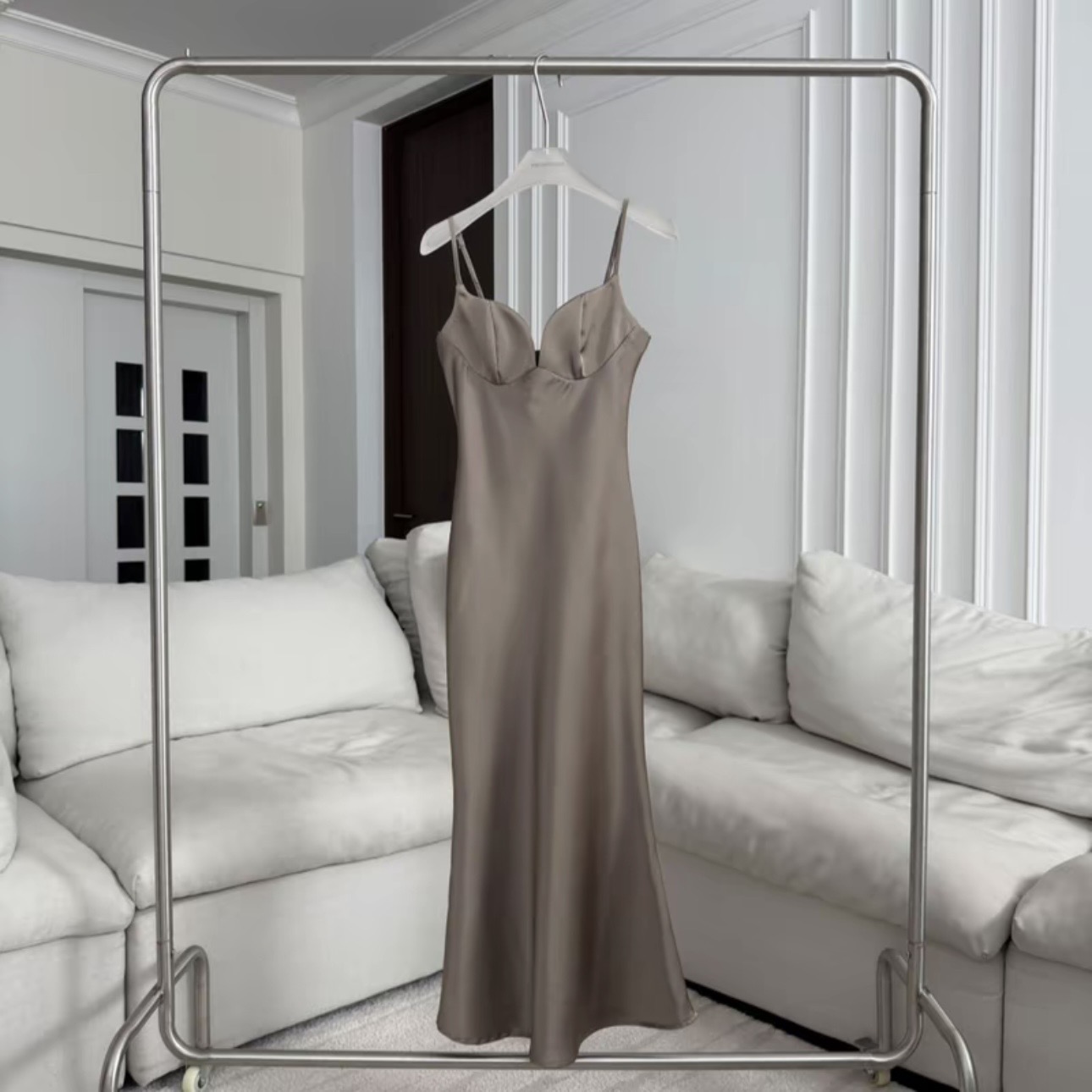 Taupe
